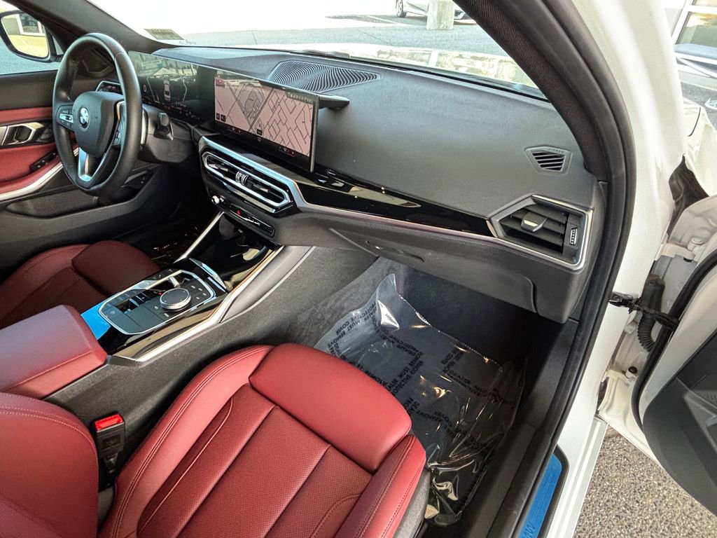Used 2023 BMW 330i Sedan w/ Convenience Package image 23