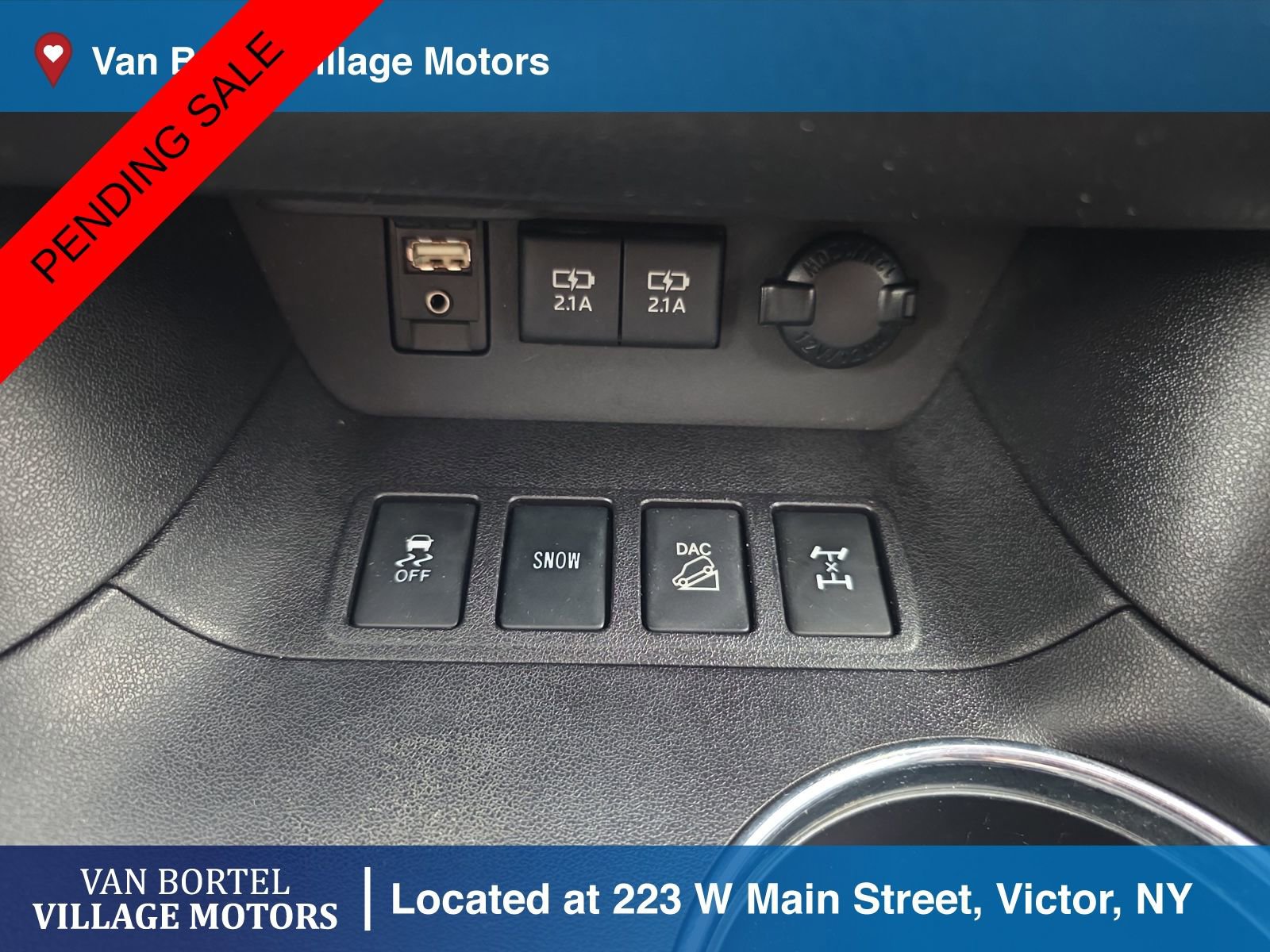 Used 2018 Toyota Highlander SE image 21