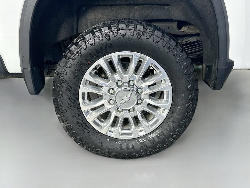 Used 2020 Chevrolet Silverado 2500 High Country w/ Z71 Off-Road Package AWD/4WD image 35