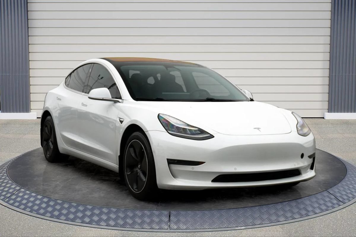 Used 2018 Tesla Model 3 Long Range AWD/4WD image 1