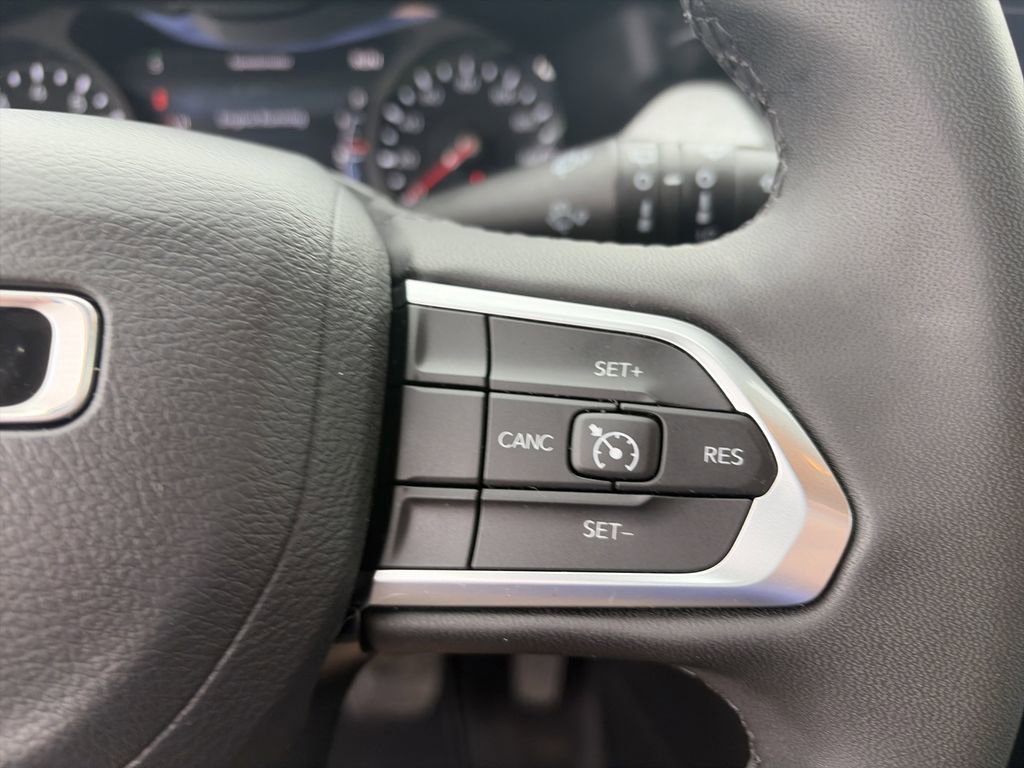 Used 2024 Jeep Compass Latitude AWD/4WD image 21