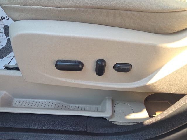 Used 2013 Ford C-MAX SEL image 27