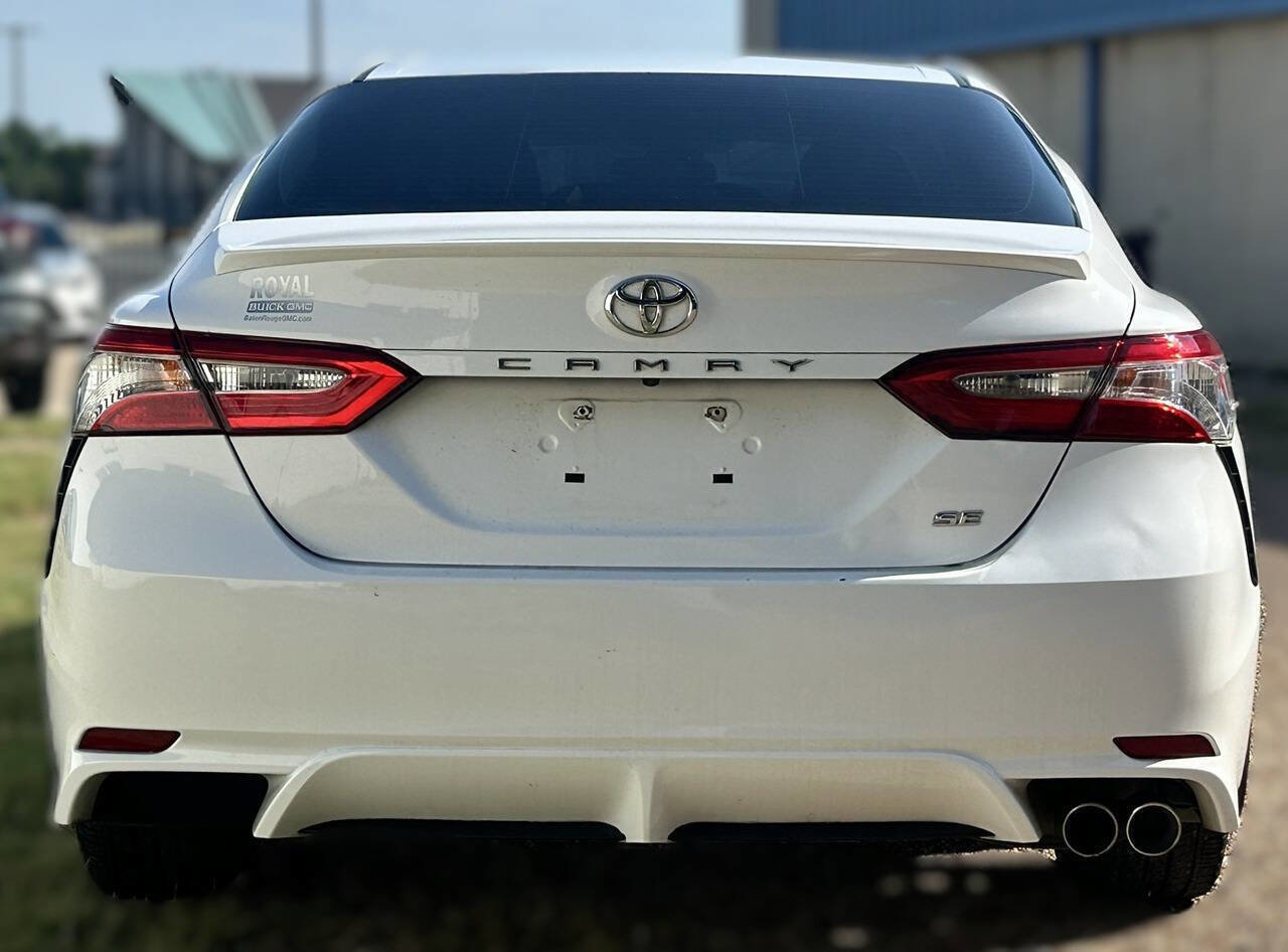 Used 2018 Toyota Camry SE FWD image 5