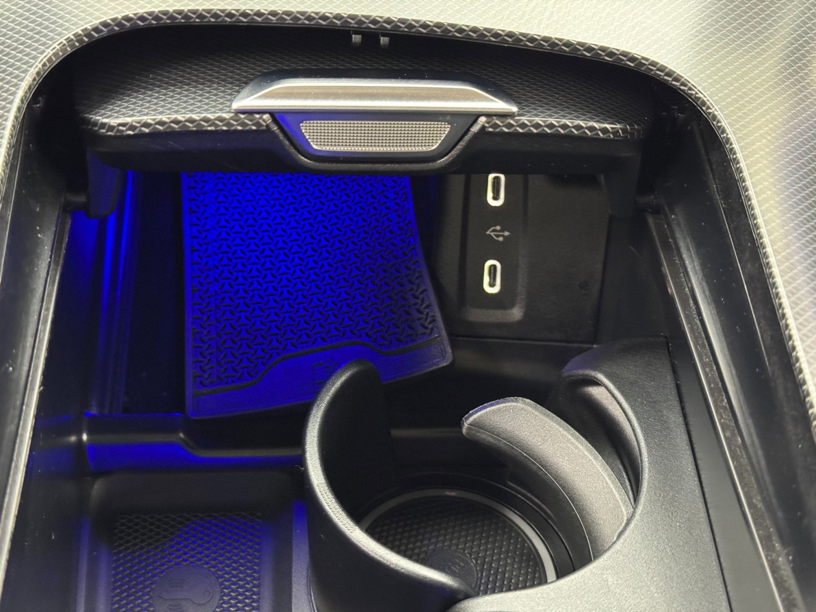 Used 2025 Mercedes-Benz GLC 300 4MATIC w/ AMG Line image 36