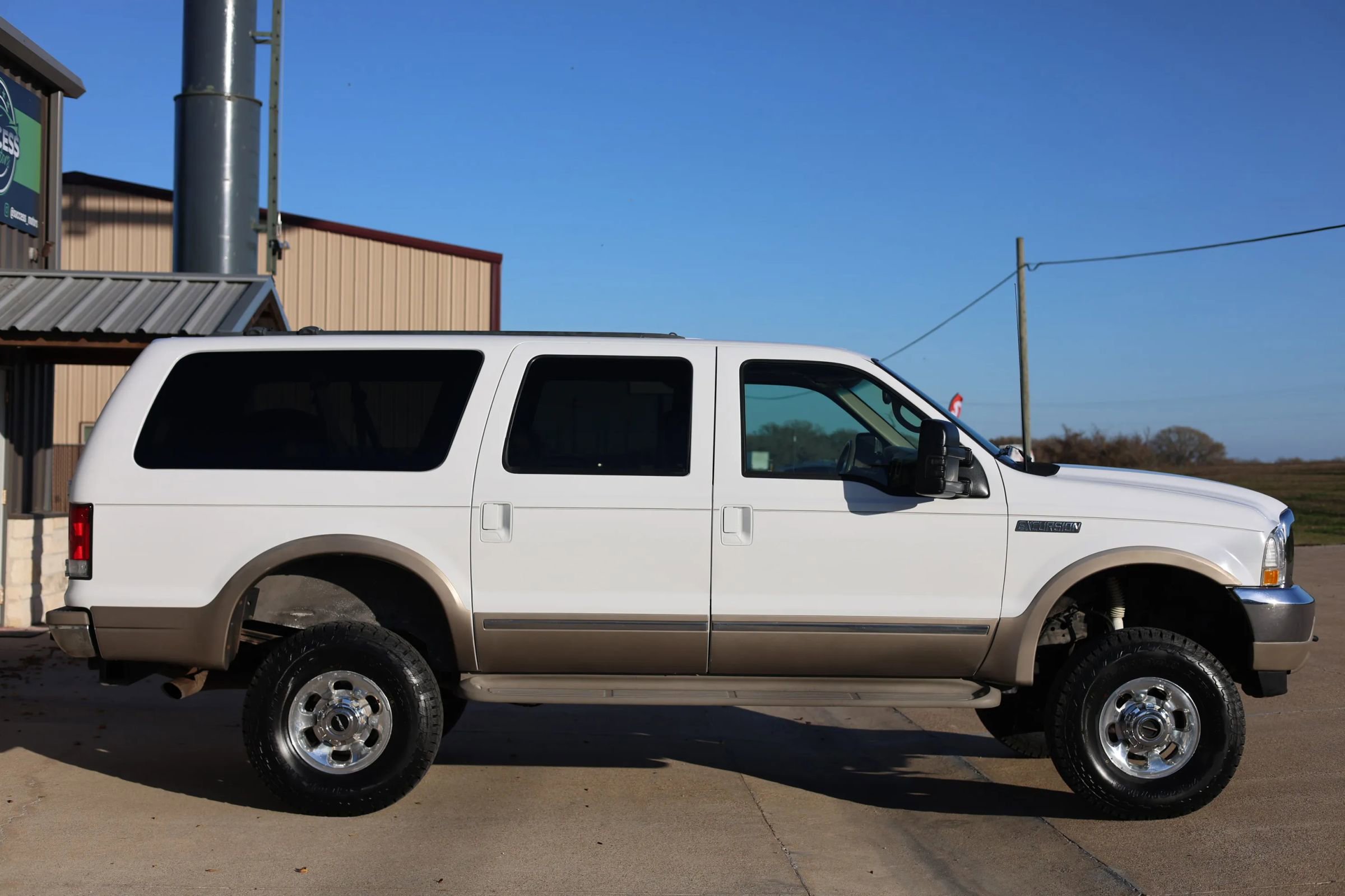 Used 2002 Ford Excursion Limited image 2