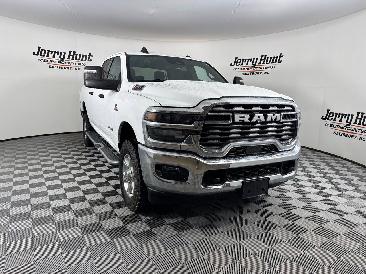 Used 2025 RAM 2500 Big Horn AWD/4WD image 4