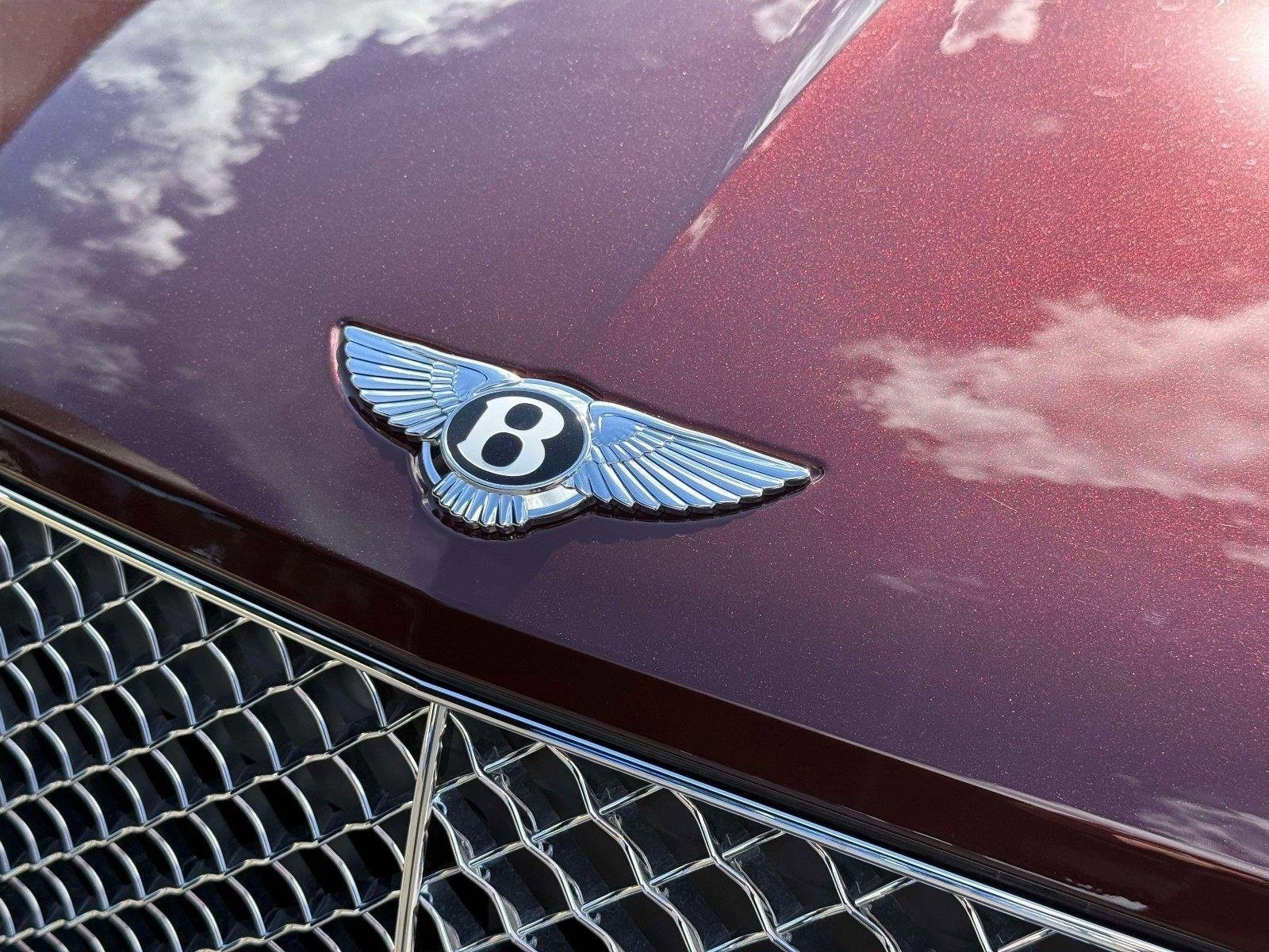 Used 2022 Bentley Bentayga image 61