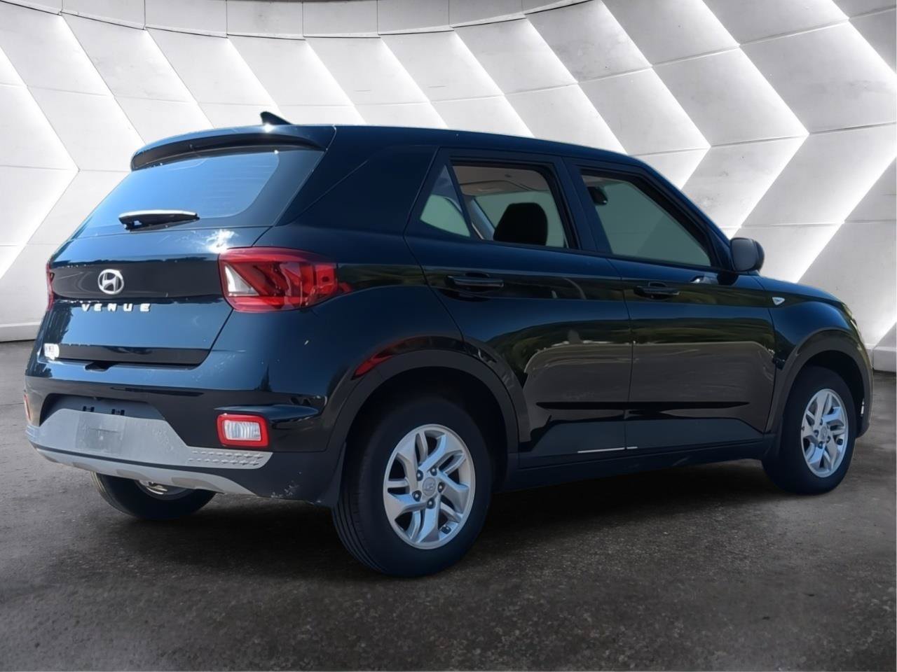 Used 2021 Hyundai Venue SE FWD image 22