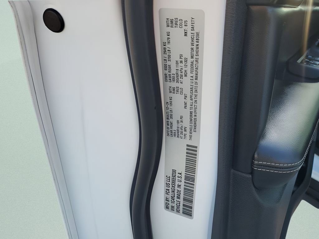 Used 2025 Jeep Grand Cherokee L Laredo image 49