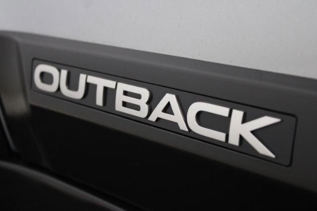 Used 2013 Subaru Outback 2.5i Limited AWD/4WD image 8