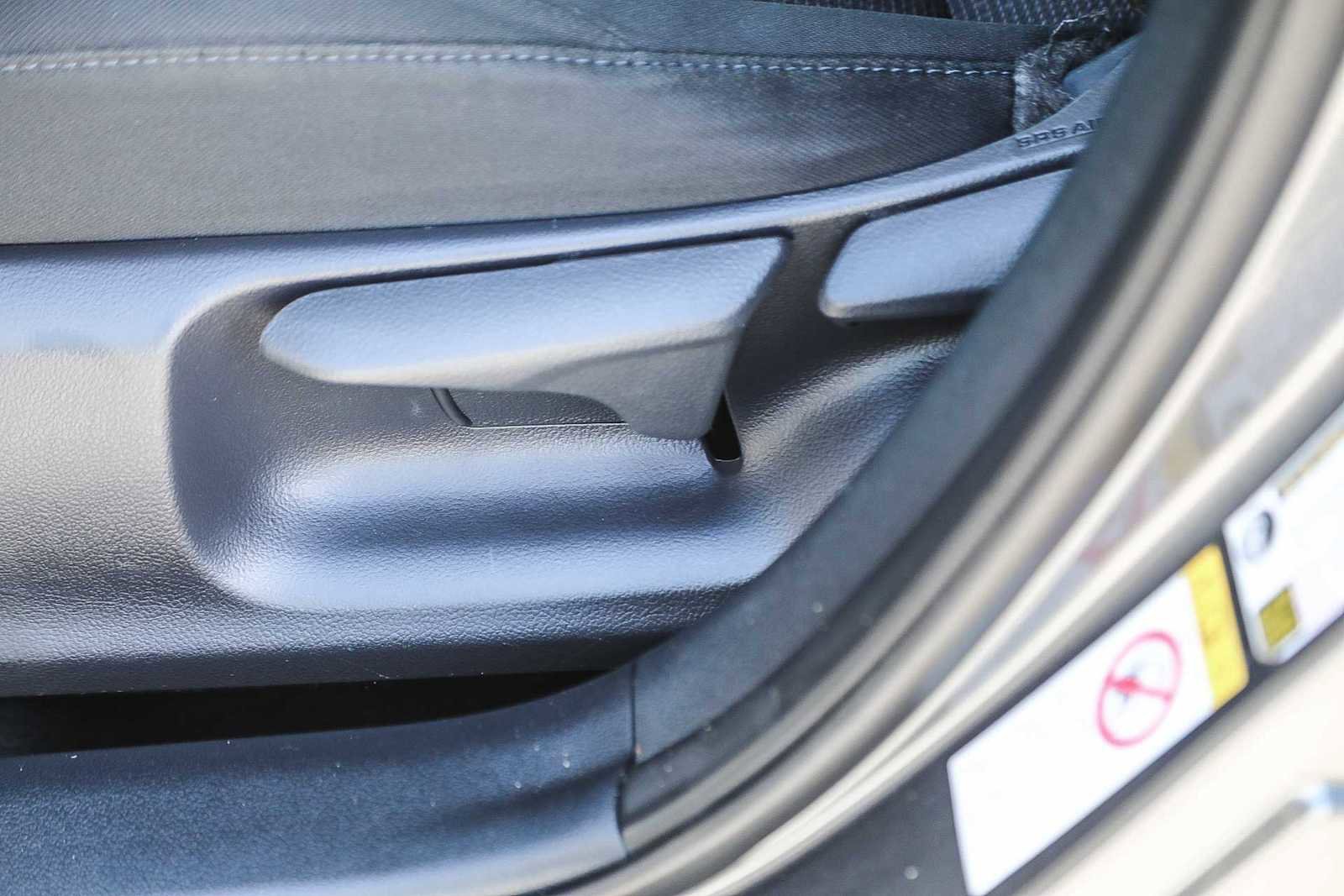 Used 2020 Toyota Prius LE image 19