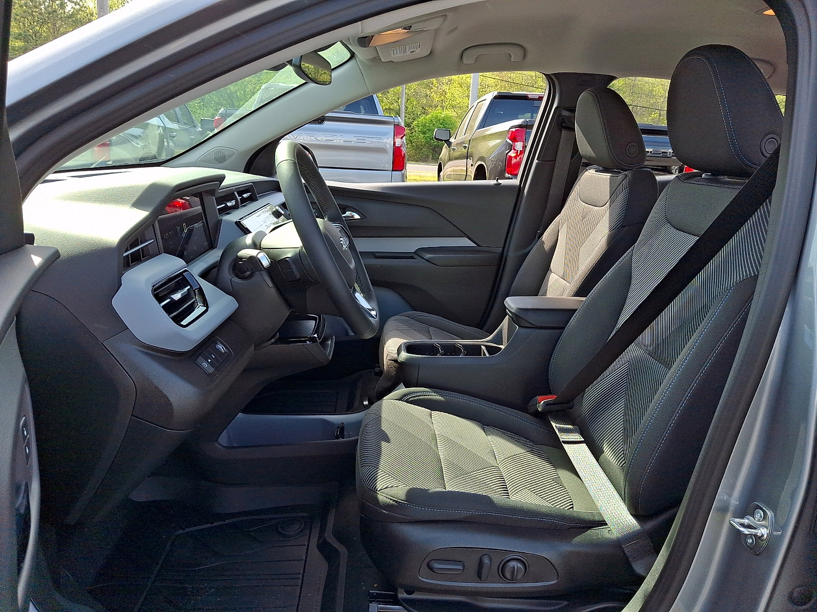 New 2027 Chevrolet Bolt LT w/ Comfort Package FWD image 10