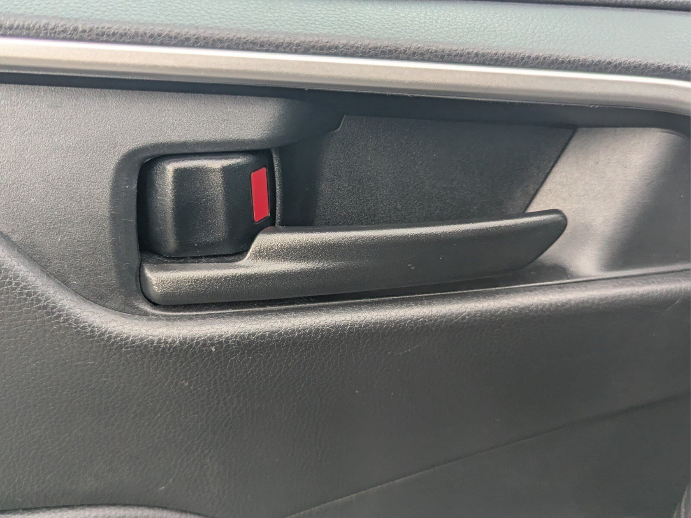 Used 2021 Toyota RAV4 LE FWD image 14