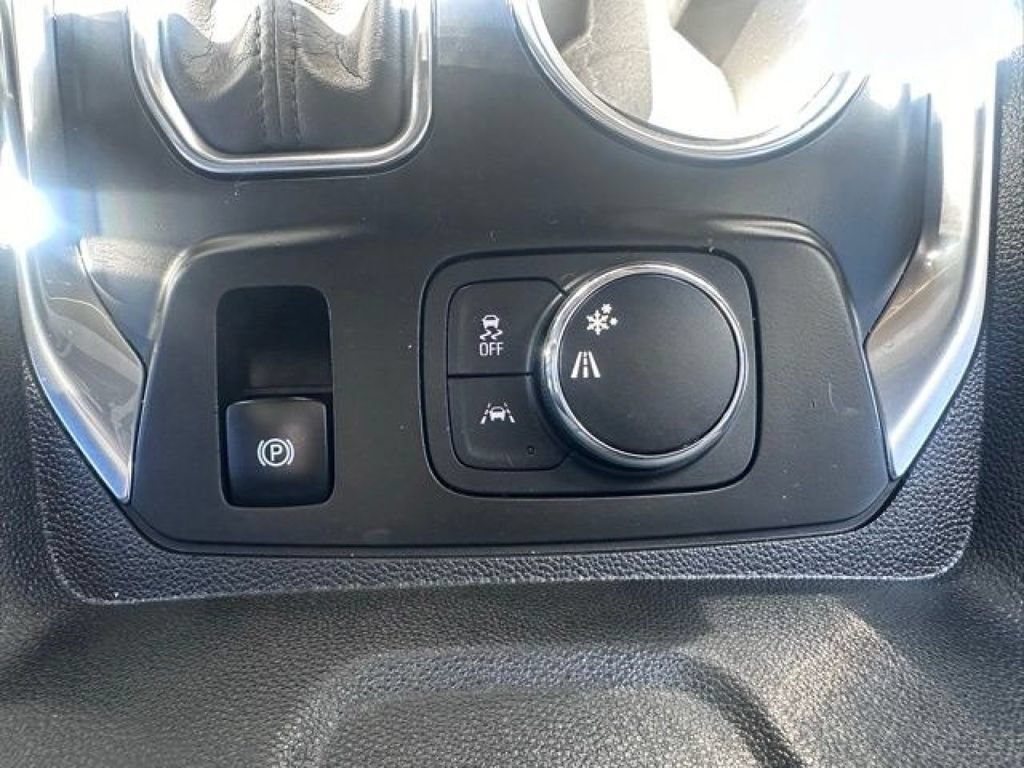 Used 2020 Chevrolet Traverse Premier w/ LPO, Floor Liner Package FWD image 22