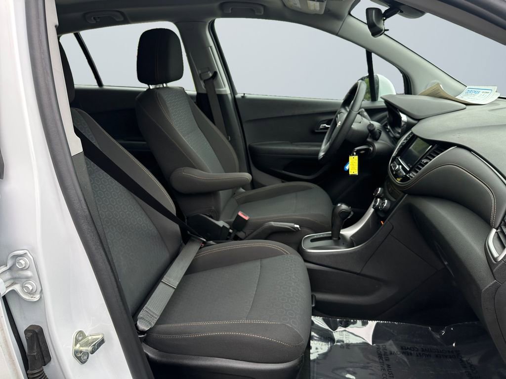 Used 2020 Chevrolet Trax LS FWD image 15
