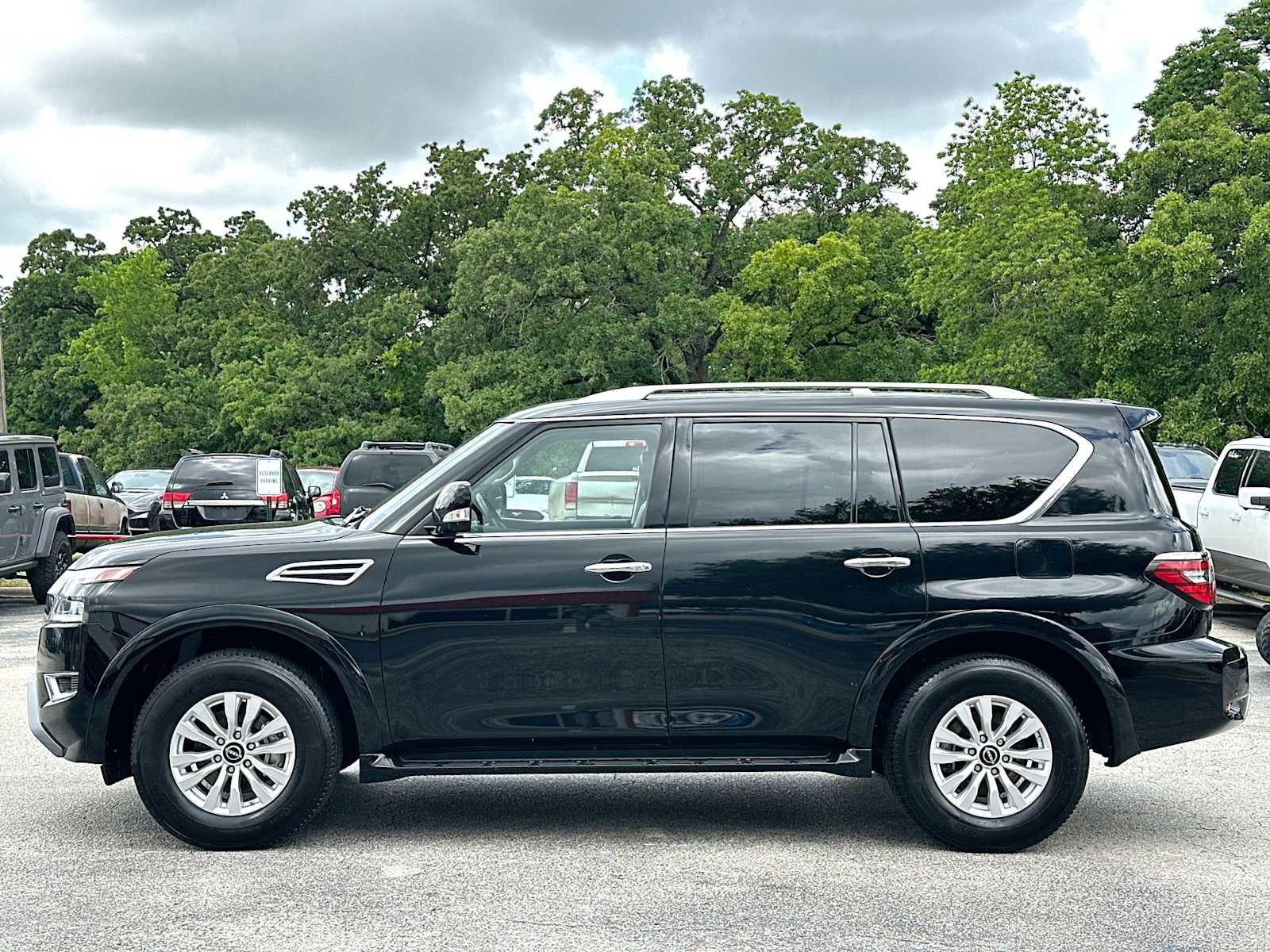 Used 2024 Nissan Armada SV AWD/4WD image 12