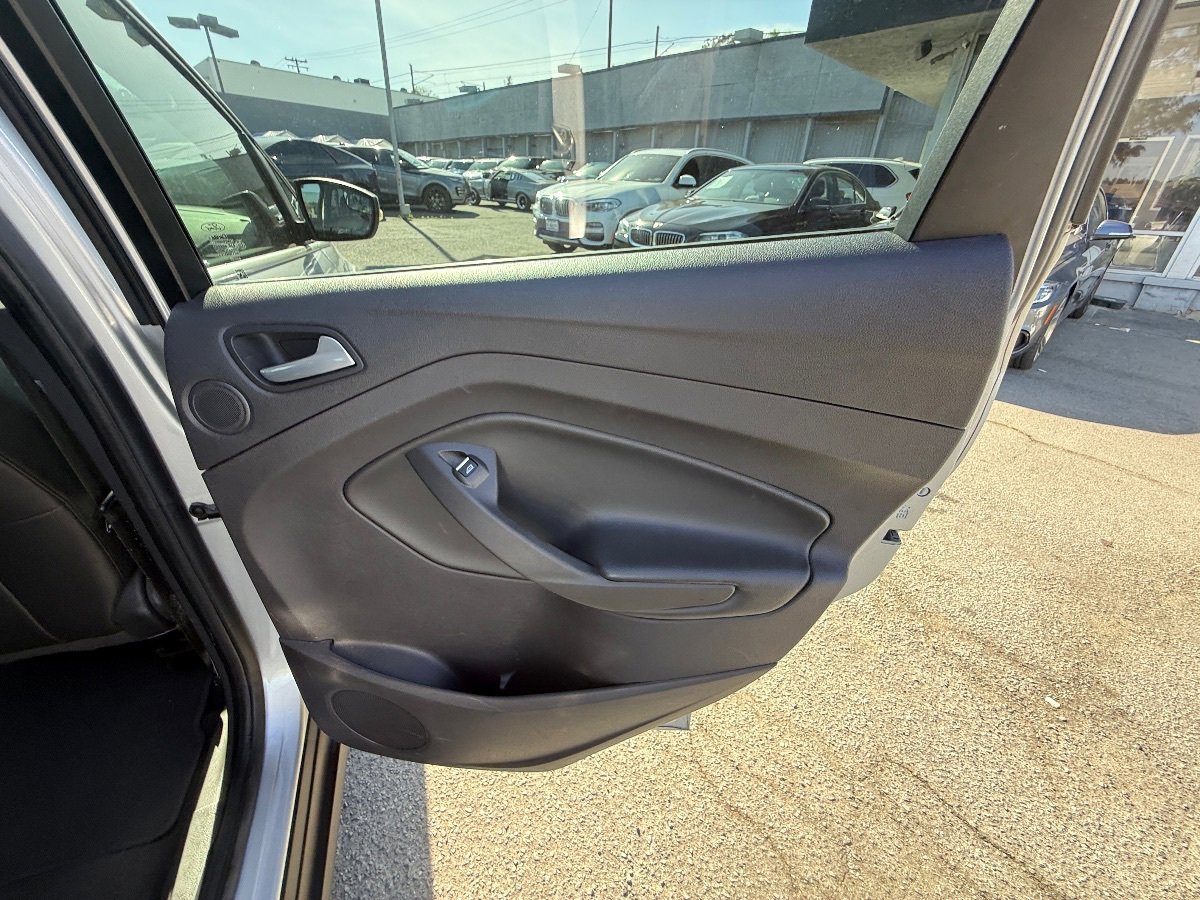Used 2015 Ford C-MAX Energi SEL FWD image 19