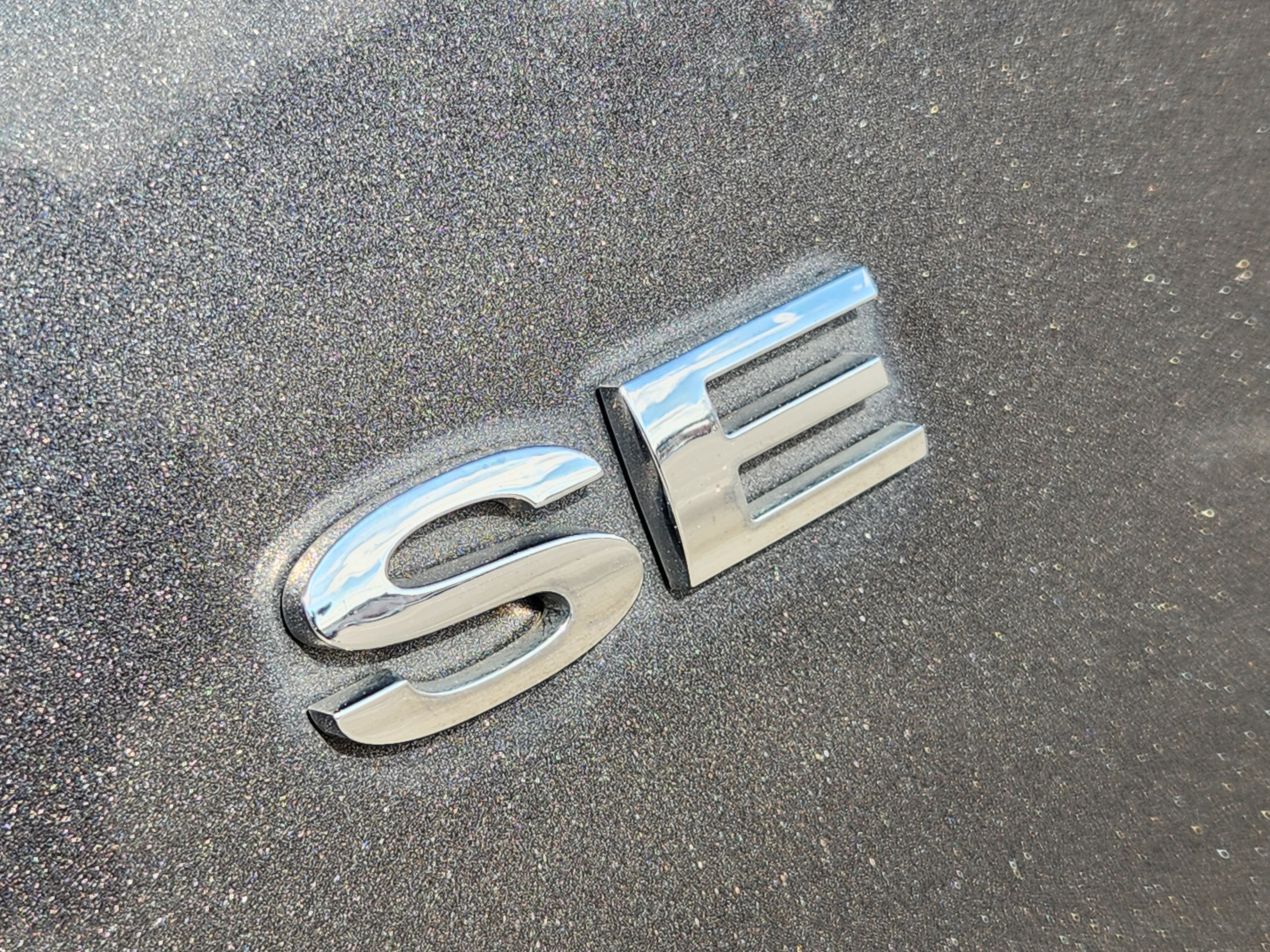 Used 2015 Ford Fiesta SE image 12