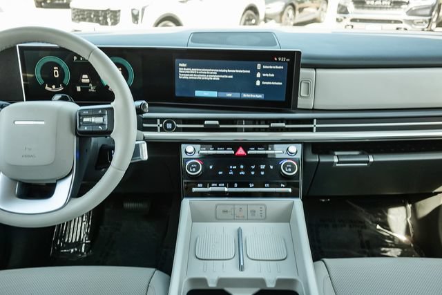 Used 2025 Hyundai Santa Fe SEL FWD image 14