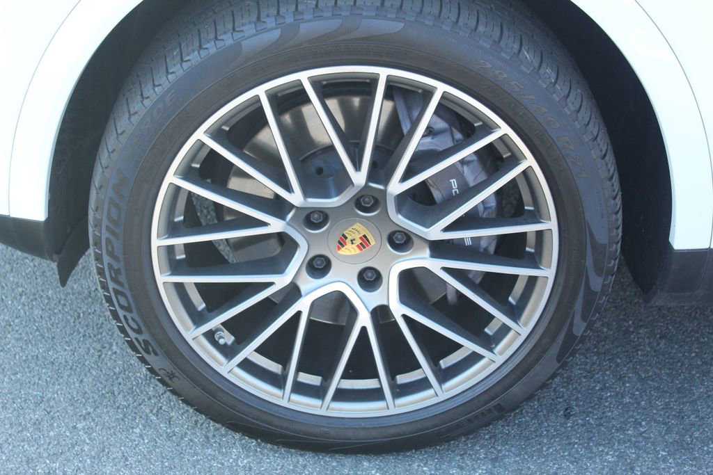 Certified 2023 Porsche Cayenne Platinum Edition AWD/4WD image 15