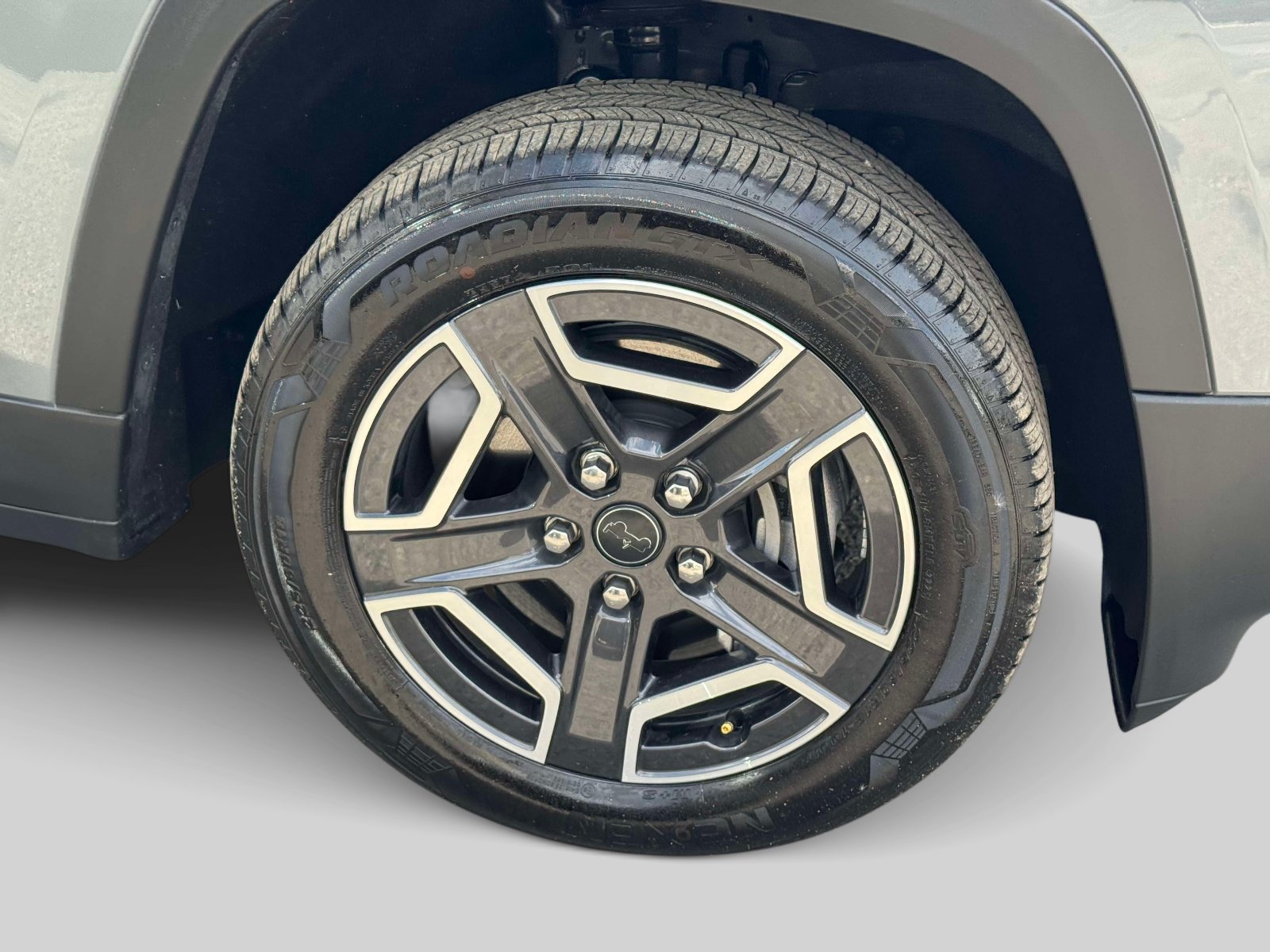 Used 2026 Jeep Cherokee Limited AWD/4WD image 9