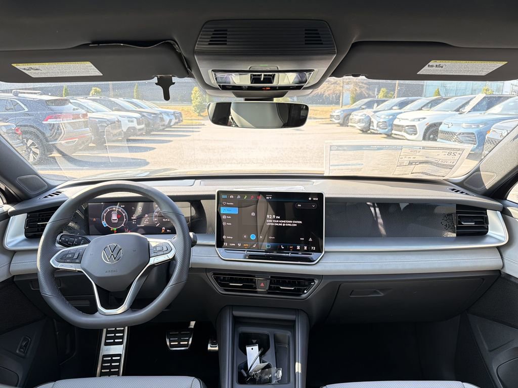 New 2026 Volkswagen Tiguan SE R-Line FWD image 22