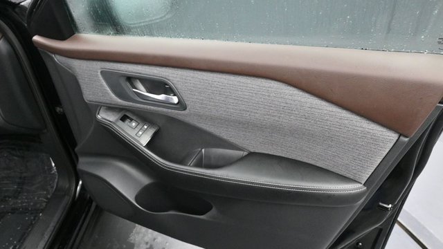 Used 2021 Nissan Rogue SV AWD/4WD image 23