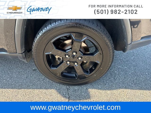 Used 2019 Jeep Grand Cherokee Laredo AWD/4WD image 10