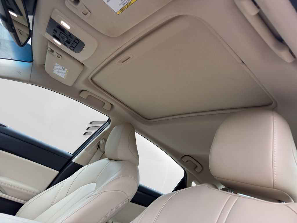 Used 2022 Toyota Avalon XLE w/ Moonroof Package FWD image 30