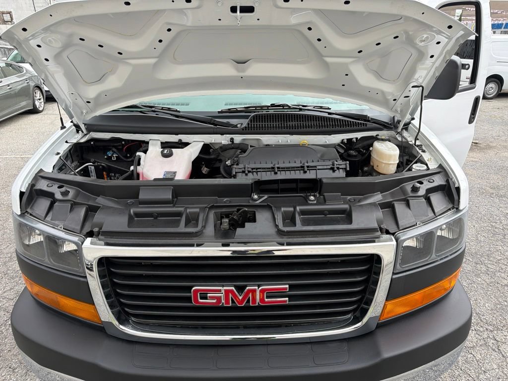 Used 2025 GMC Savana 2500 w/ Driver Convenience Package RWD image 26