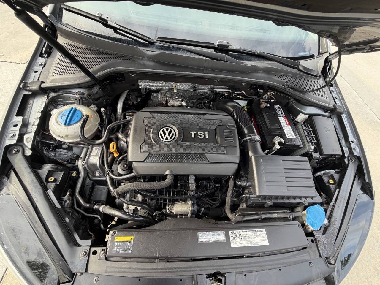 Used 2015 Volkswagen Golf S FWD image 30