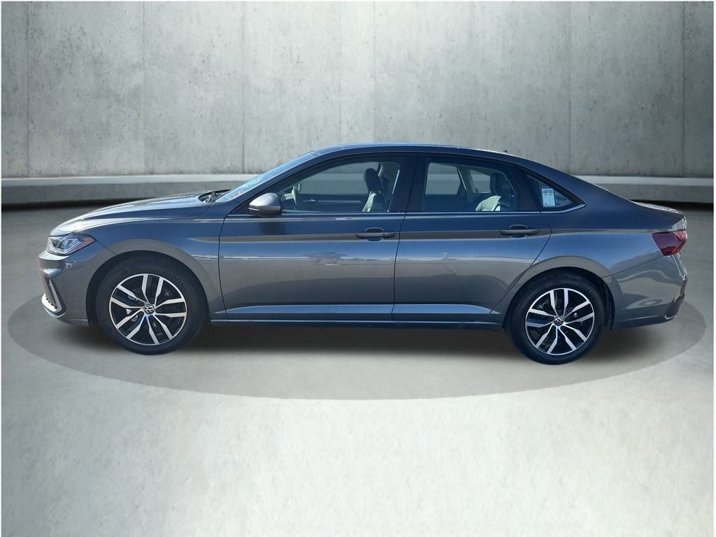 New 2026 Volkswagen Jetta SE image 2
