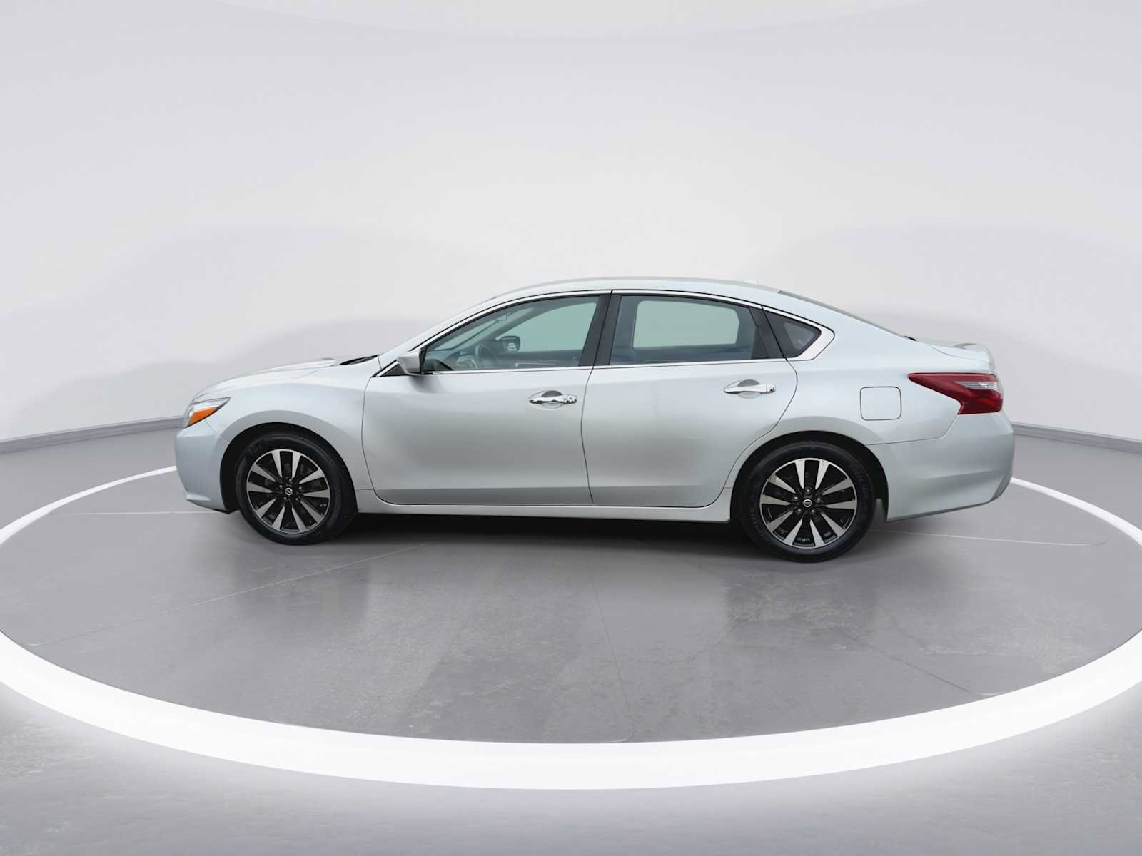 Used 2018 Nissan Altima 2.5 SV FWD image 5