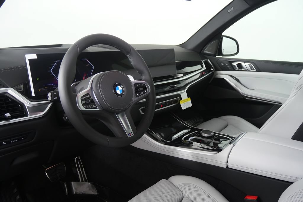 Certified 2026 BMW X5 xDrive40i w/ M Sport Package AWD/4WD image 12