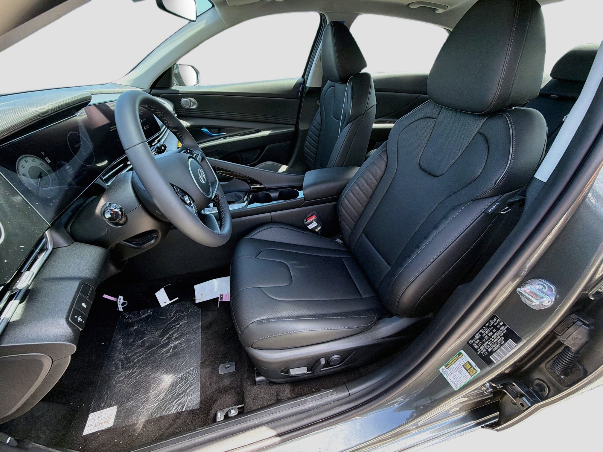 New 2026 Hyundai Elantra Limited FWD image 16