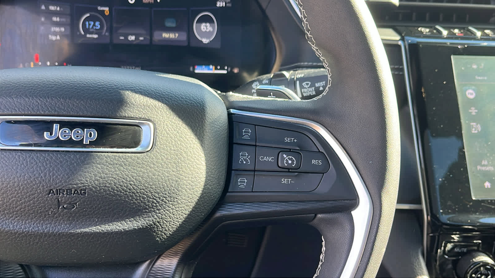 Certified 2025 Jeep Grand Cherokee L Altitude image 13