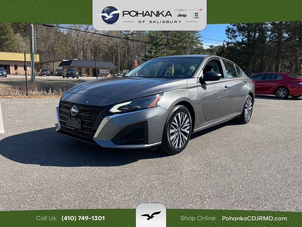 Used 2024 Nissan Altima 2.5 SV image 1