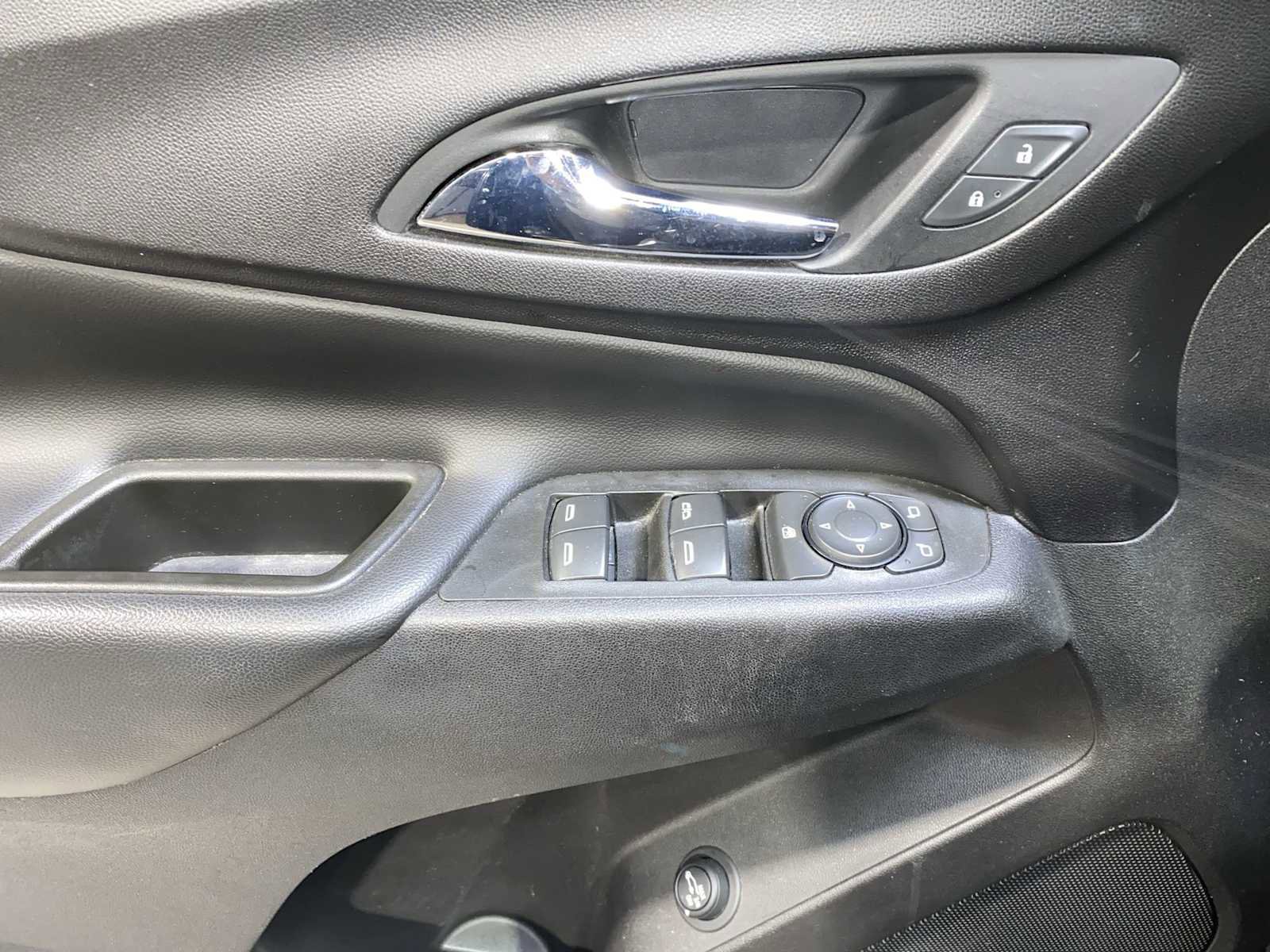 Used 2020 Chevrolet Equinox LT image 23