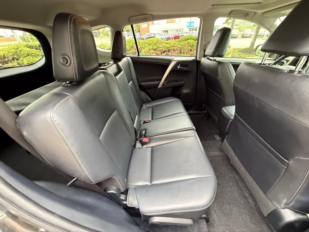 Used 2015 Toyota RAV4 Limited AWD/4WD image 33