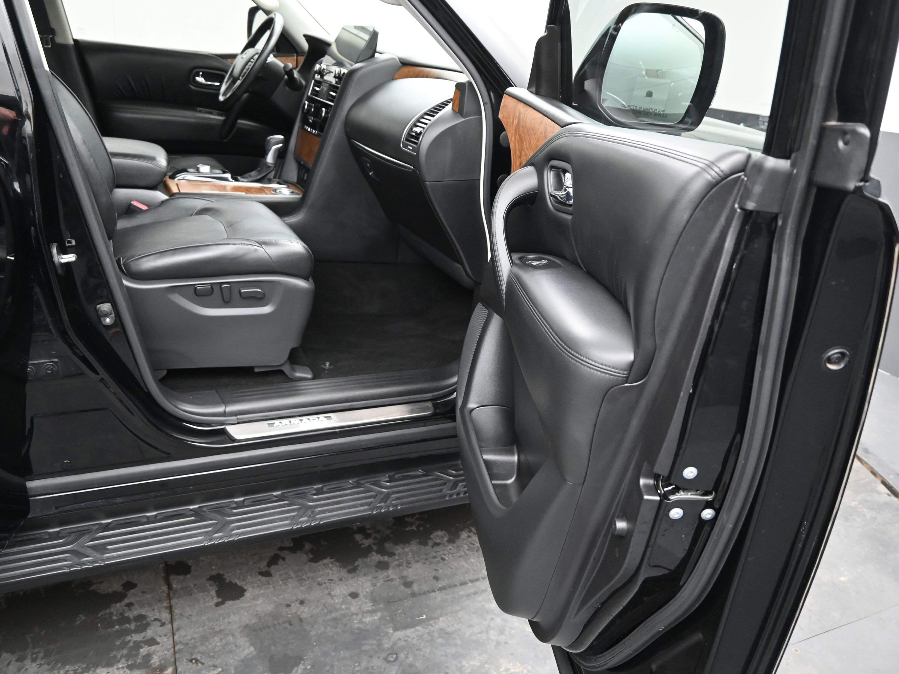 Used 2022 Nissan Armada SL image 11
