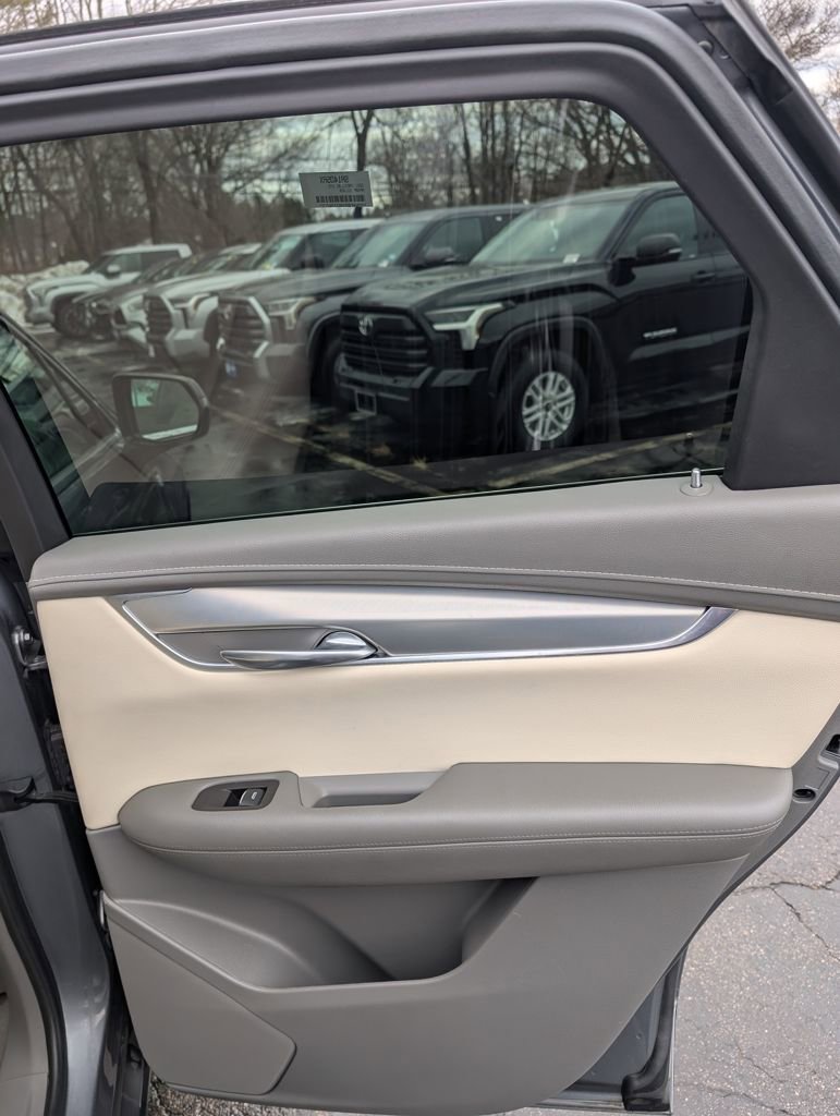 Used 2021 Cadillac XT5 Premium Luxury image 17