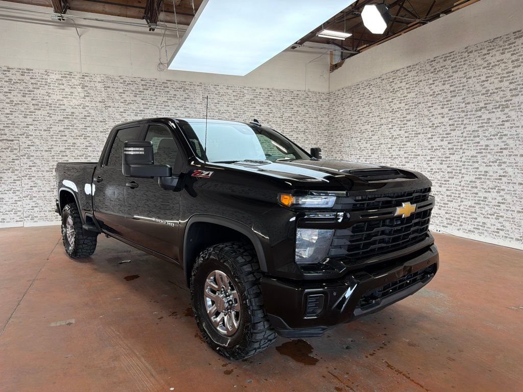 Used 2025 Chevrolet Silverado 2500 Custom w/ Custom Value Package AWD/4WD video 1