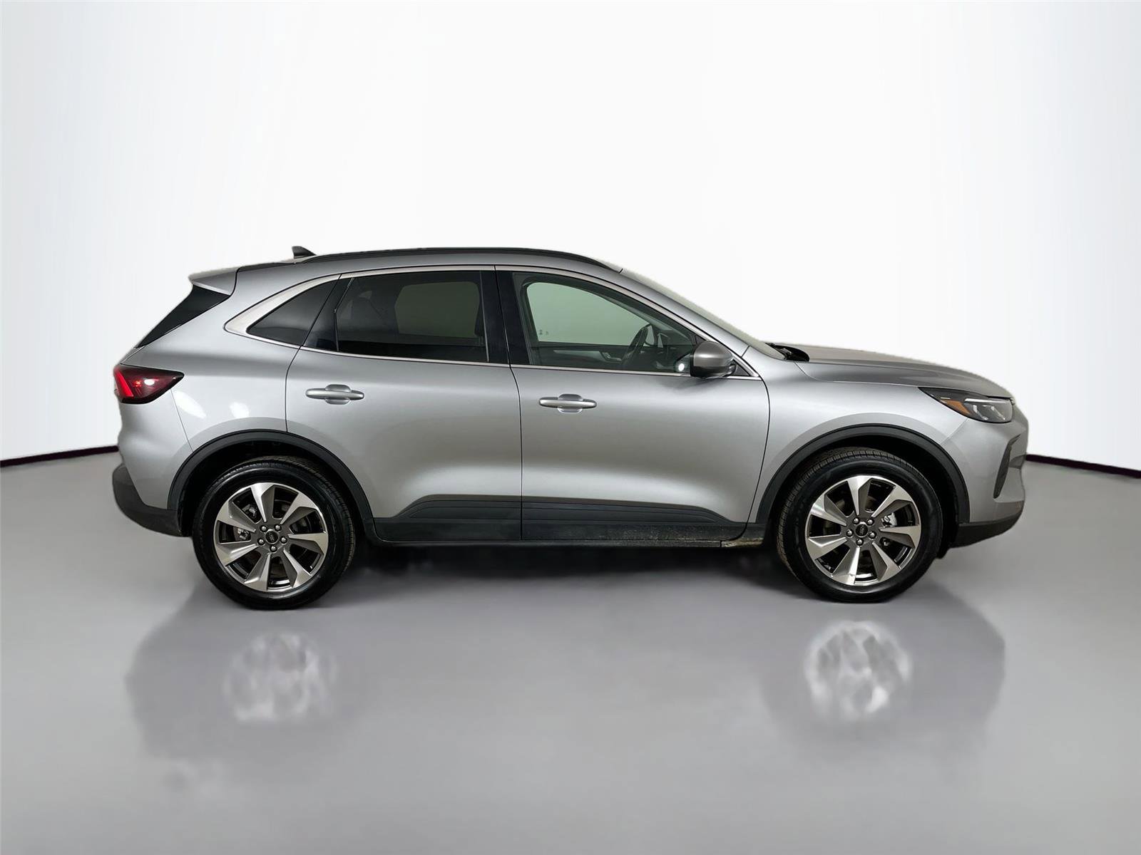 Used 2024 Ford Escape Platinum image 17