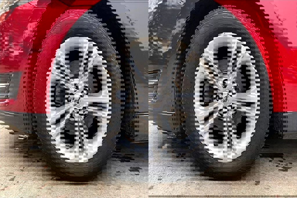 Used 2015 Ford Taurus SEL w/ Equipment Group 201A image 8