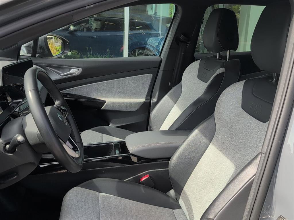 Used 2023 Volkswagen ID.4 Pro RWD image 11