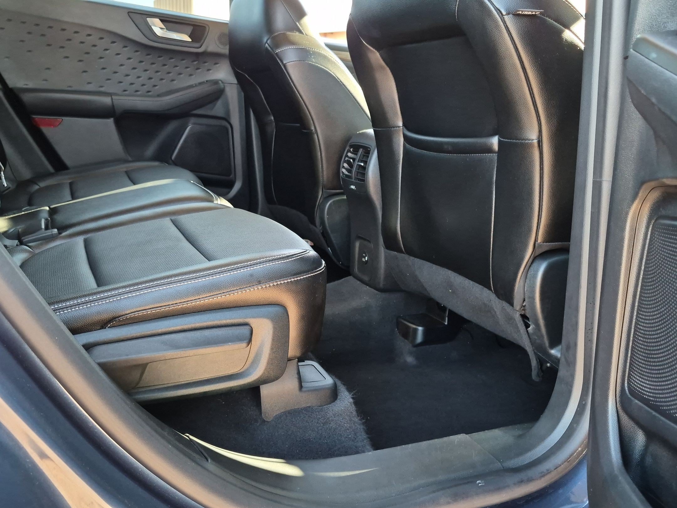 Used 2020 Ford Escape Titanium AWD/4WD image 25
