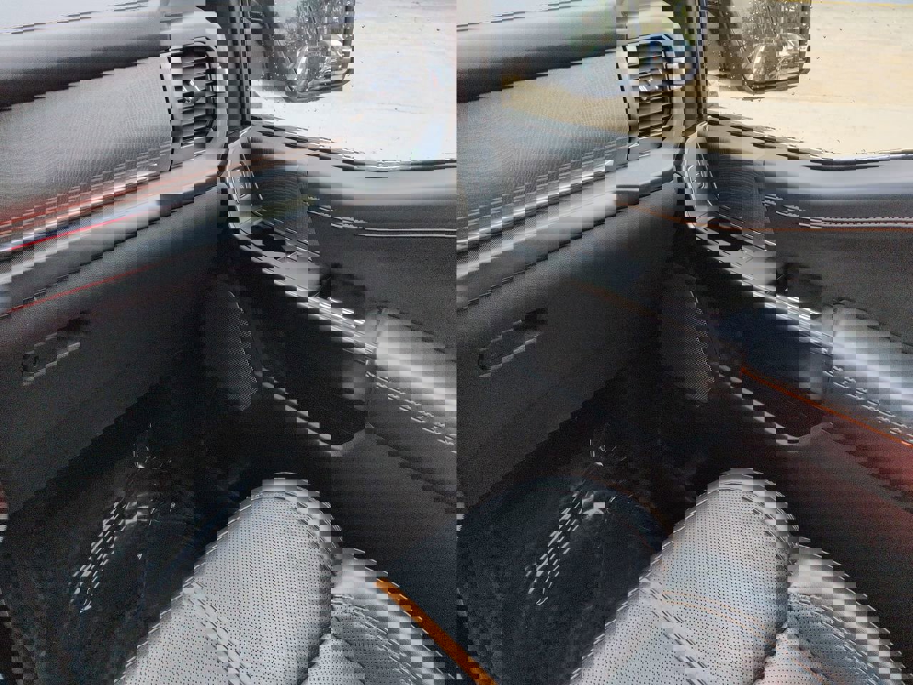 Used 2023 Ford F150 Platinum image 17