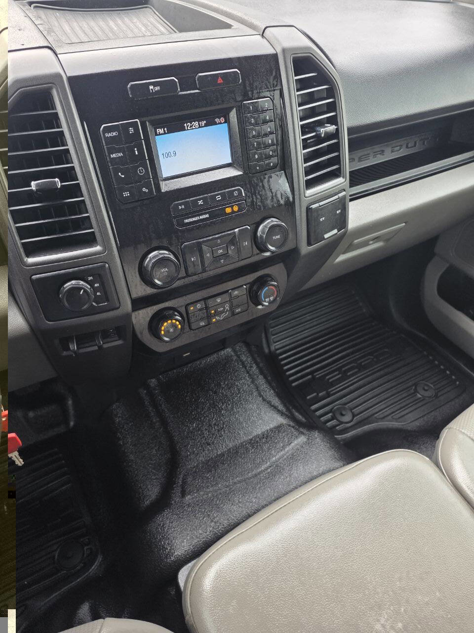 Used 2022 Ford F250 XL w/ STX Appearance Package image 27