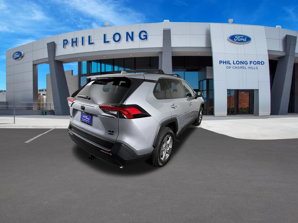Used 2025 Toyota RAV4 XLE AWD/4WD image 5