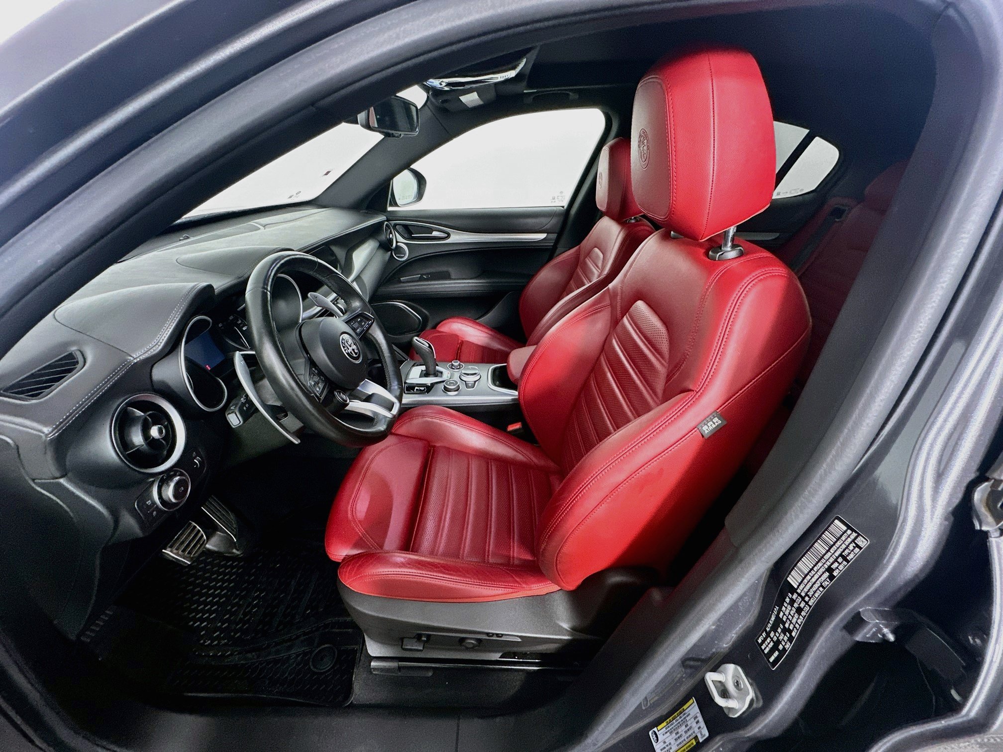 Used 2023 Alfa Romeo Stelvio Veloce AWD/4WD image 13